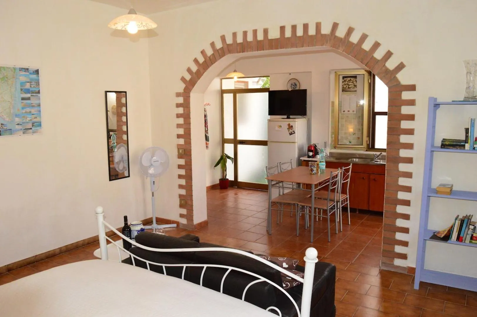 Stefania Guest House Giba 0*,