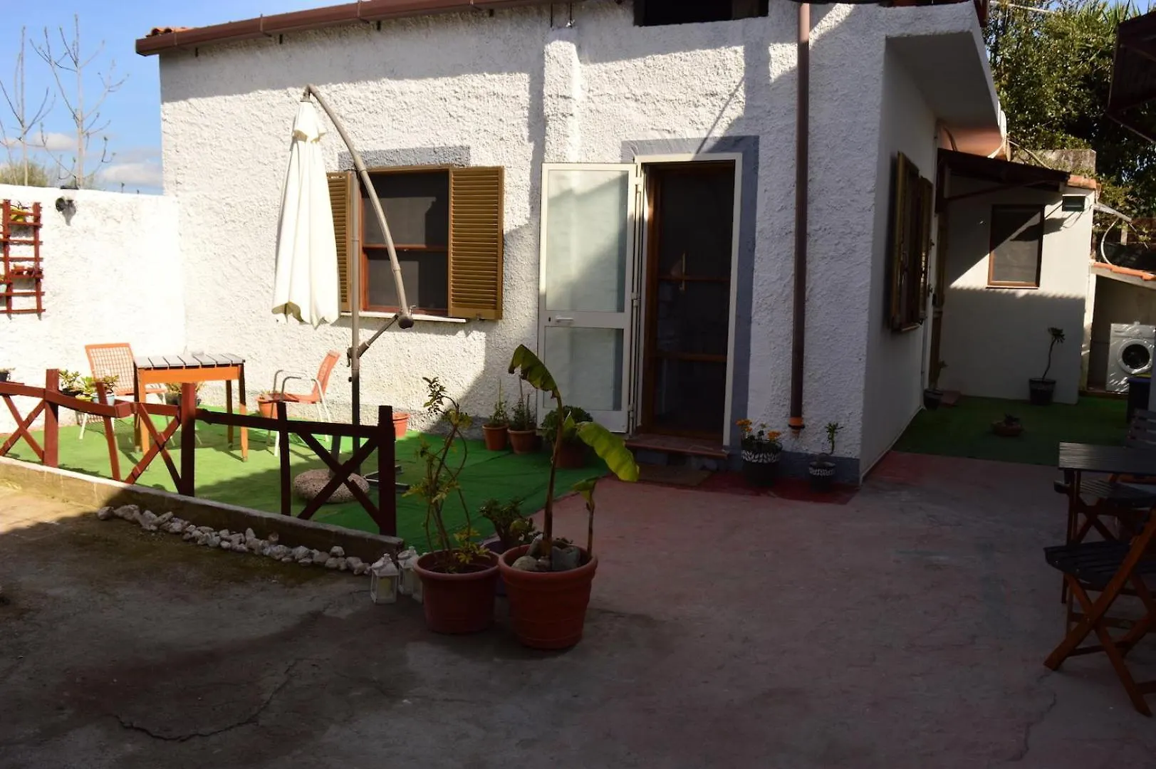 Stefania Guest House Giba 0*,